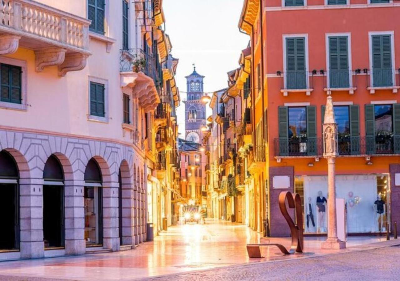Apartamento -Near Arena & Parking - Pet Friendly Historical Arena Palace Verona Exterior foto