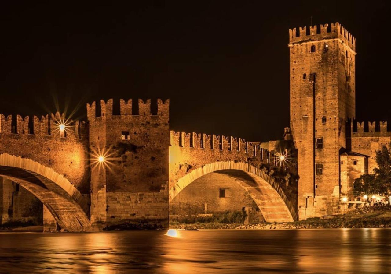 Apartamento -Near Arena & Parking - Pet Friendly Historical Arena Palace Verona Exterior foto